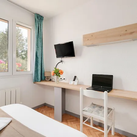 Hotel Acacia Nancy Sud Luneville 2*