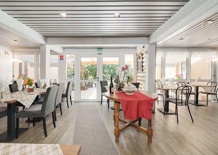 Acacia Nancy Sud Luneville 2*